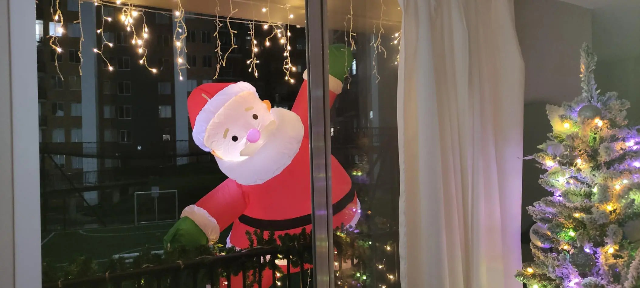 Climbing Santa with Gift Box Christmas Inflatable